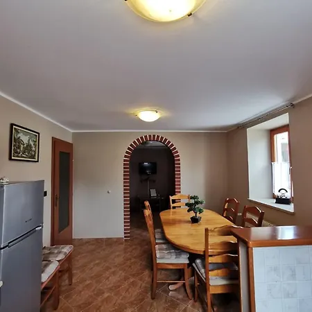 Victoria * 波雷奇