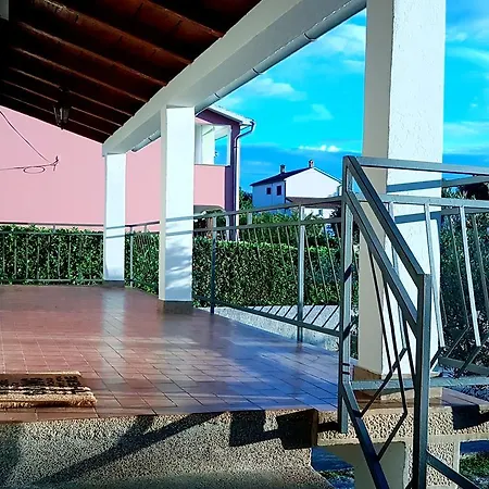 Victoria Apartment *